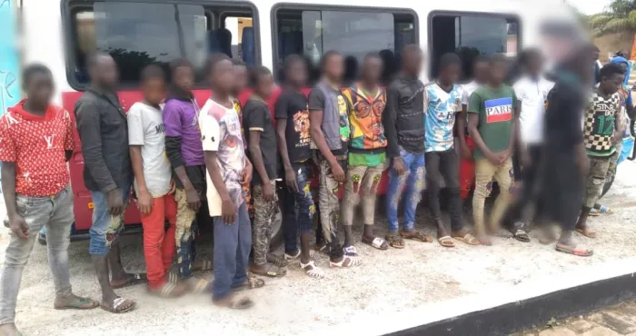 lutte-contre-le-travail-des-enfants-la-police-intercepte-22-mineurs-en-partance-pour-daoukro